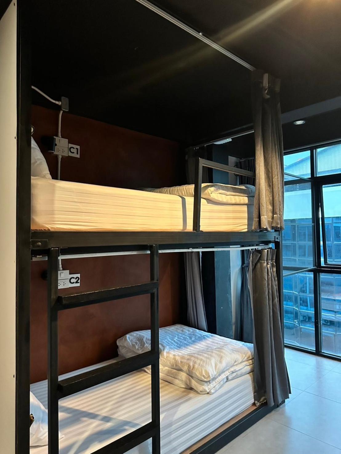 New Warm Light Hostel เชียงใหม่ ภายนอก รูปภาพ
