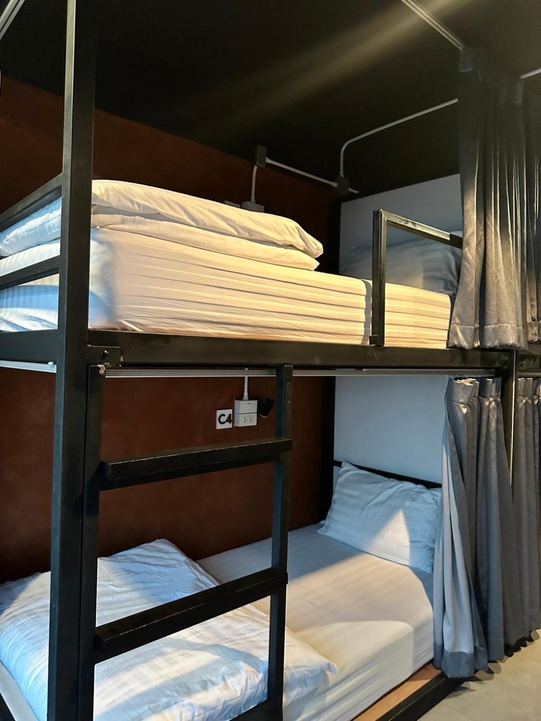 New Warm Light Hostel เชียงใหม่ ภายนอก รูปภาพ